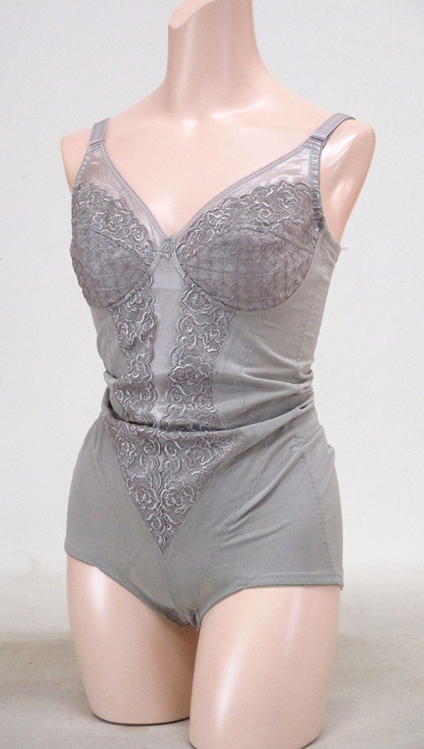 ボディースーツ