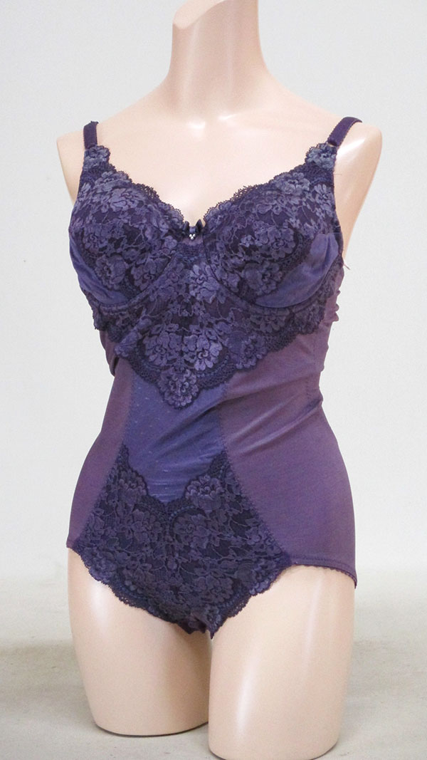 ボディースーツ